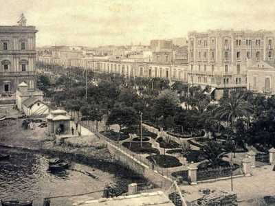 La nuova strada �tagli� i giardini Margherita (terrazza ricca di alberi e aiuole che alla fine di corso Cavour affacciava direttamente sul mare)...